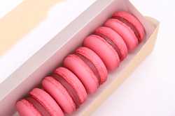 Пирожное воздушное макарон «Вишнёвый»